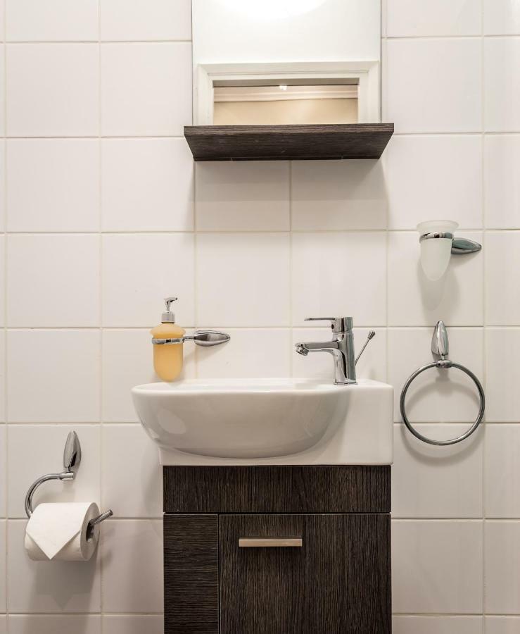 Exceptionally Located Studio Apartment Athen Eksteriør bilde