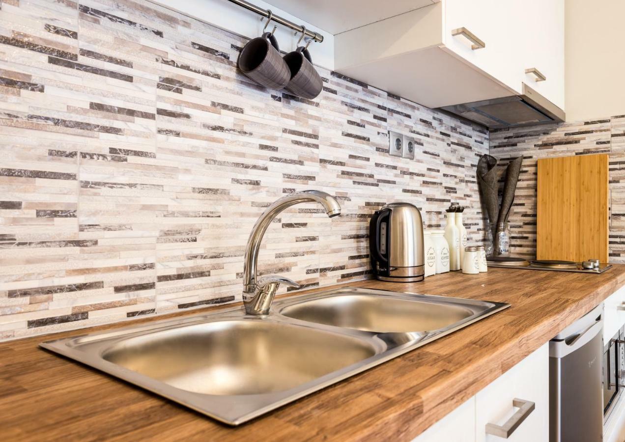 Exceptionally Located Studio Apartment Athen Eksteriør bilde